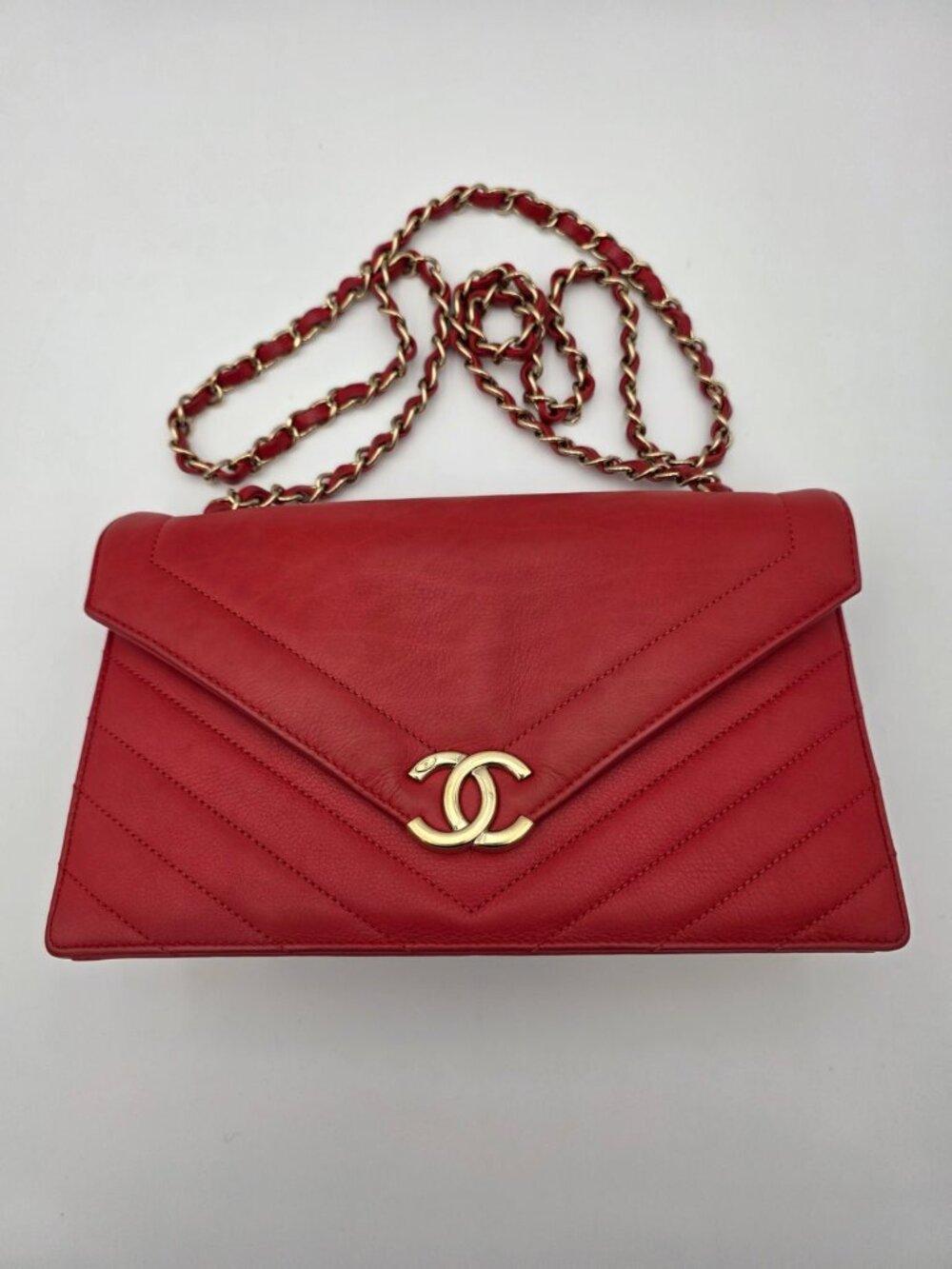 Chanel Chevron Calfskin Envelope Flap Bag Medium in Red